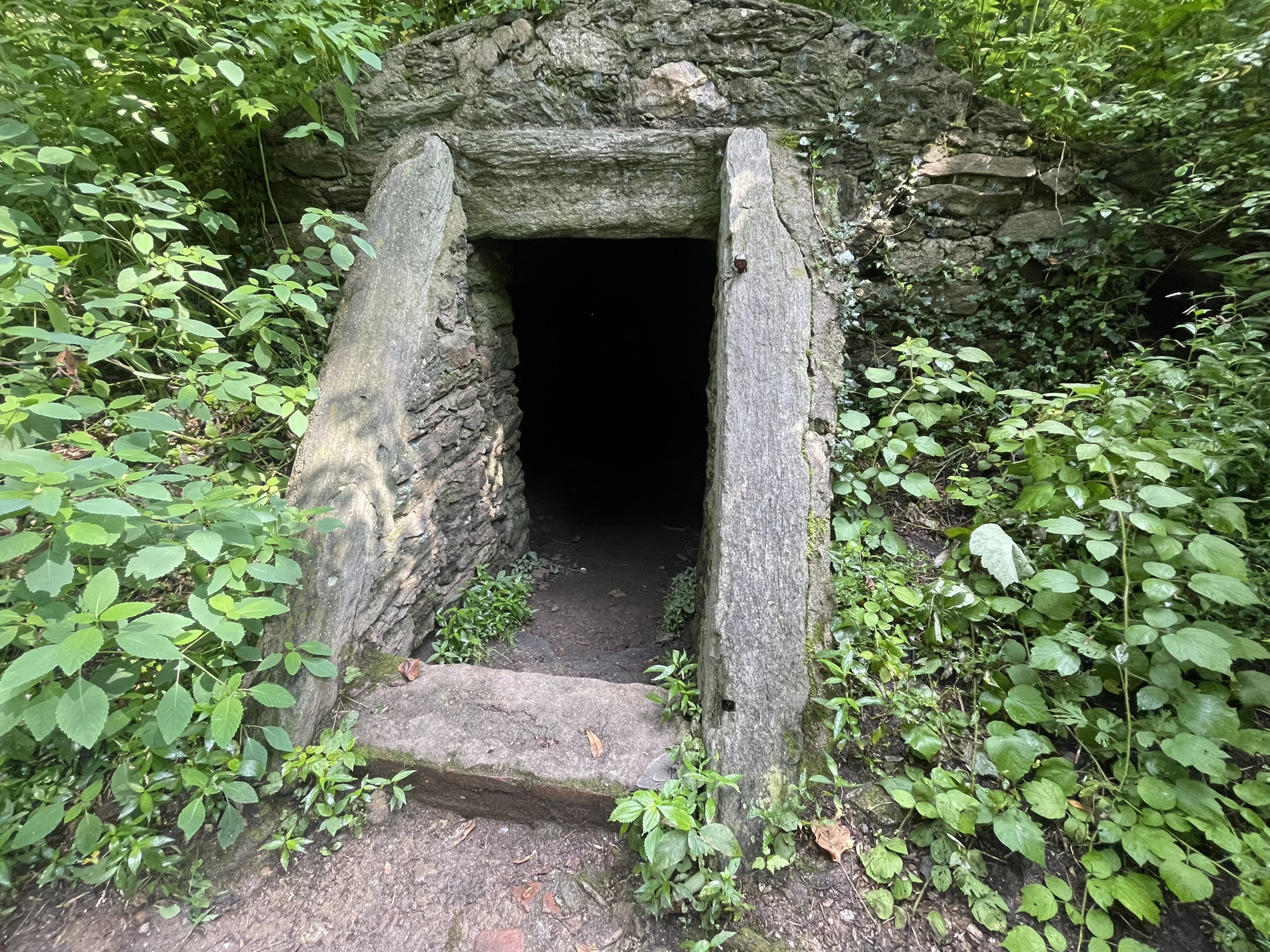 founded by a german mystic, the kelpic people were a welcoming community devoted to poetry and astronomy and meditation in this cave. by some standards they are considered America’s first cult.